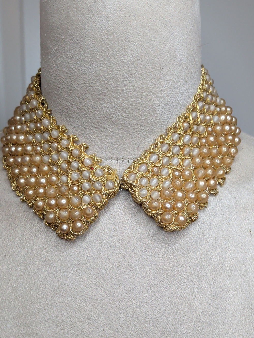 Vintage 50s Women's Faux Pearl Beaded Collar Elegant Gold Trim Formal MCM